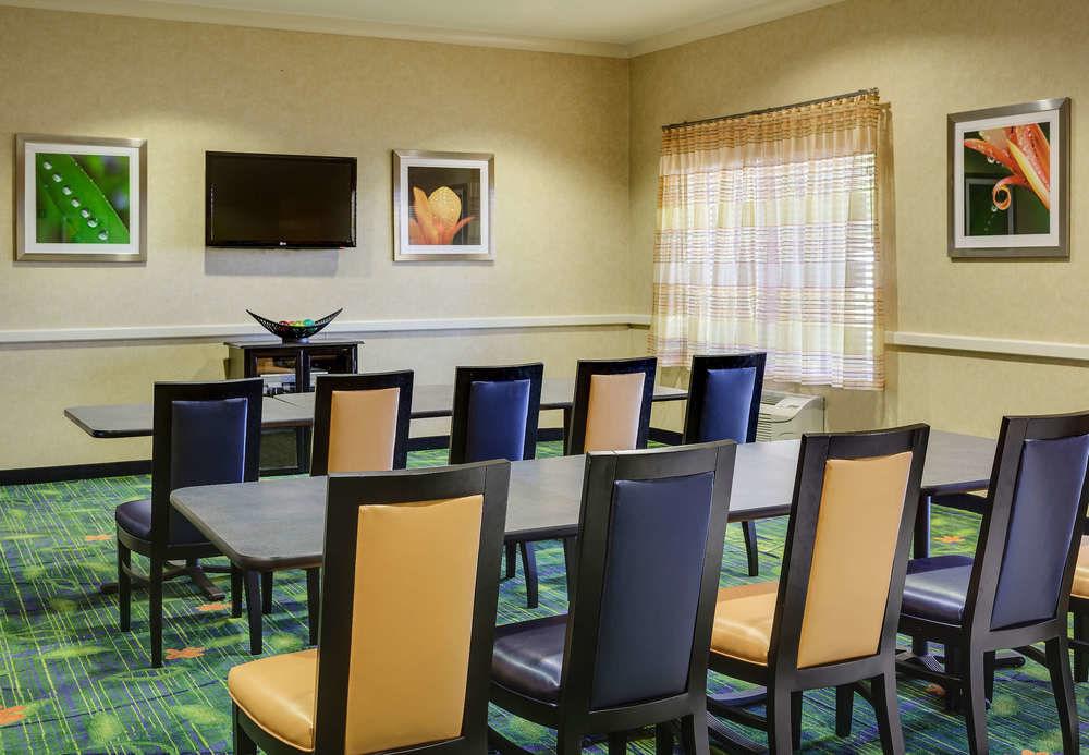 Fairfield Inn Manhattan, Kansas Екстер'єр фото